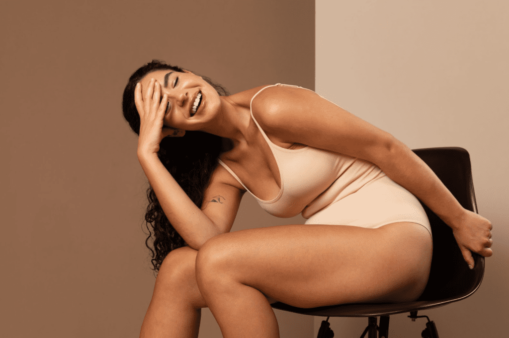 إيجابيات وسلبيات تكبير الثدي: هل هو مناسب لك؟ 9 تجميل وتكبير الثدي جراحيا