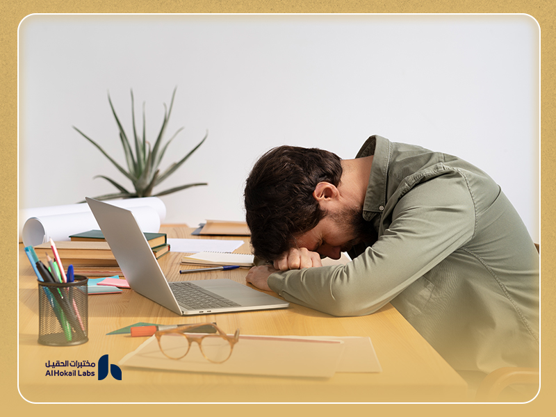 لماذا يعد الإرهاق المستمر علامة تستدعي الفحص الطبي؟